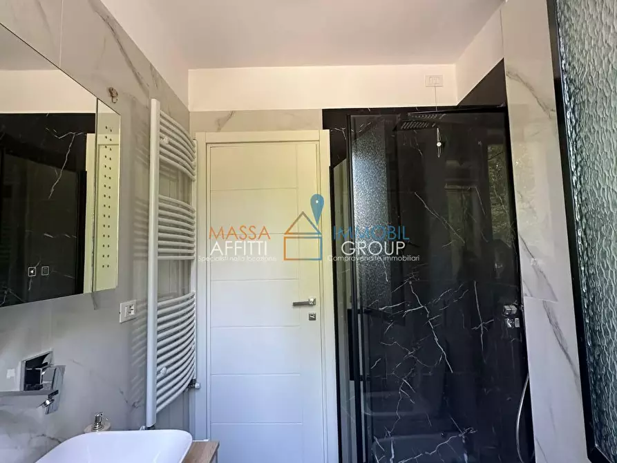 Immagine 12 di Trilocale in vendita  in Via del Mare 14 a Massa
