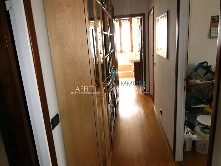 Immagine 10 di Pentalocale in vendita  in Via dei Mille 59 a Carrara
