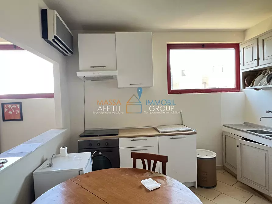 Immagine 5 di Appartamento in vendita  in Via Taberna Frigida 2 a Massa