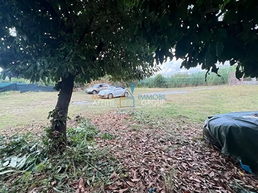 Immagine 4 di Laboratorio in vendita  in Via Bagaglione 41 a Massa