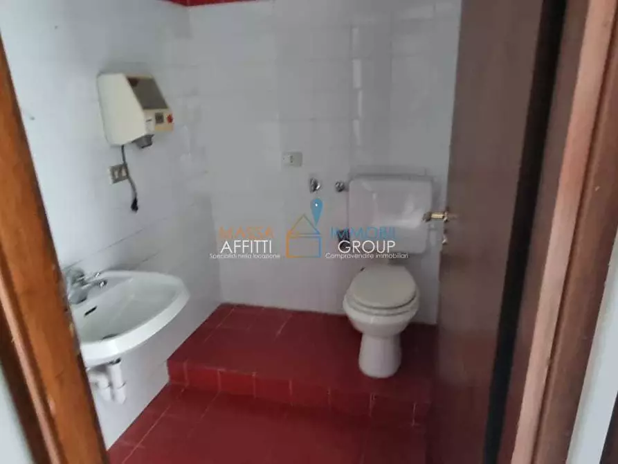 Immagine 20 di Pentalocale in vendita  in Via San Giovanni Battista dé la Salle 15 a Massa