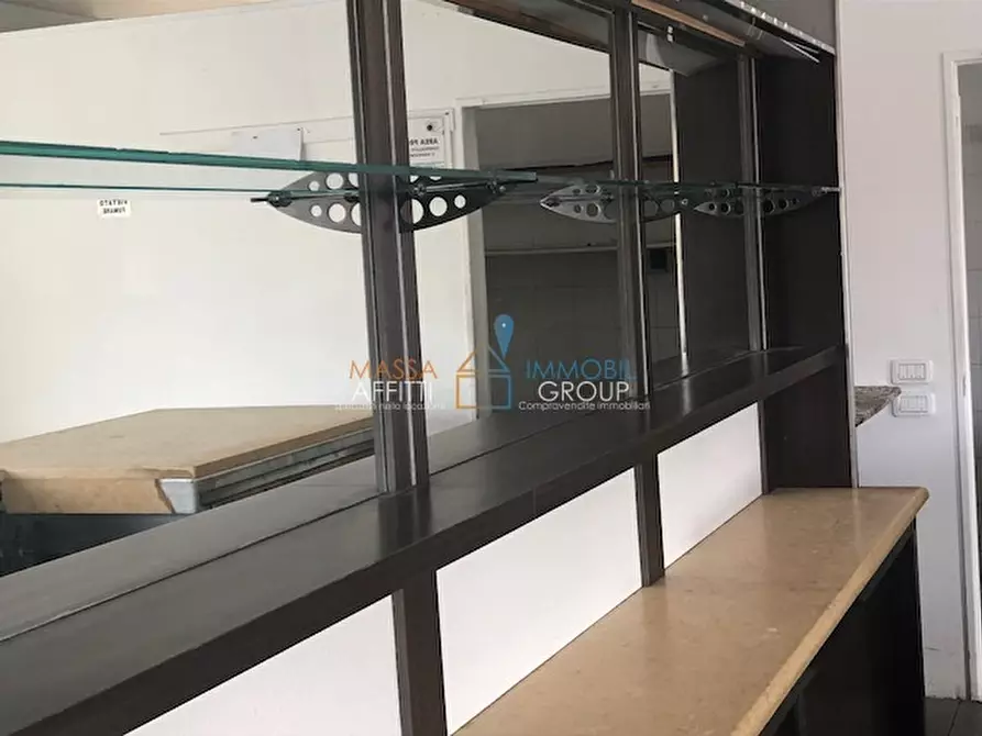 Immagine 6 di Locale commerciale in affitto  in Via Cervara 131 a Massa