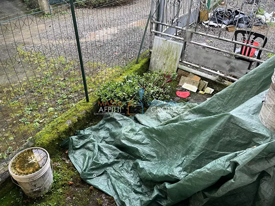 Immagine 9 di Locale commerciale in vendita  in Via Amatore Sciesa 5 a Massa