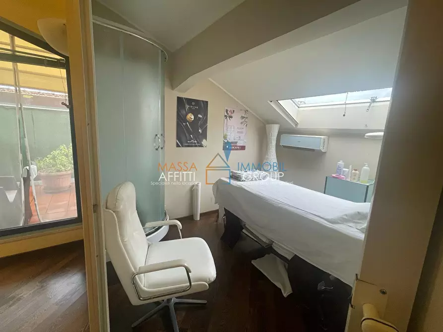 Immagine 12 di Attività commerciale in vendita  in Via Alberica 12 a Massa