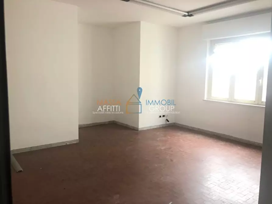 Immagine 16 di Ufficio in affitto  in Via Democrazia 3 a Massa