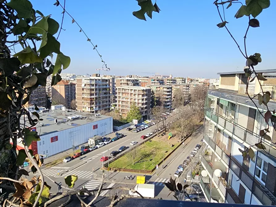 Immagine 30 di Attico in vendita  in viale san gimignano 8 a Milano