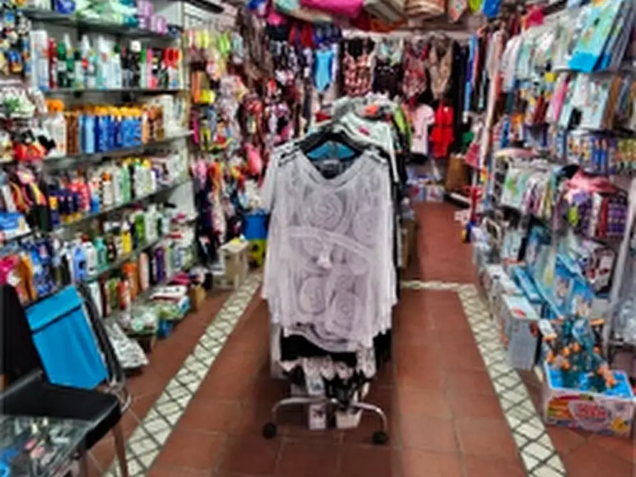 Immagine 1 di Locale commerciale in affitto  in Via Antonio Gramsci 37 a Alassio