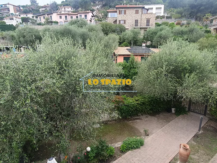 Immagine 24 di Villa in vendita  in via mezzacqua a Andora