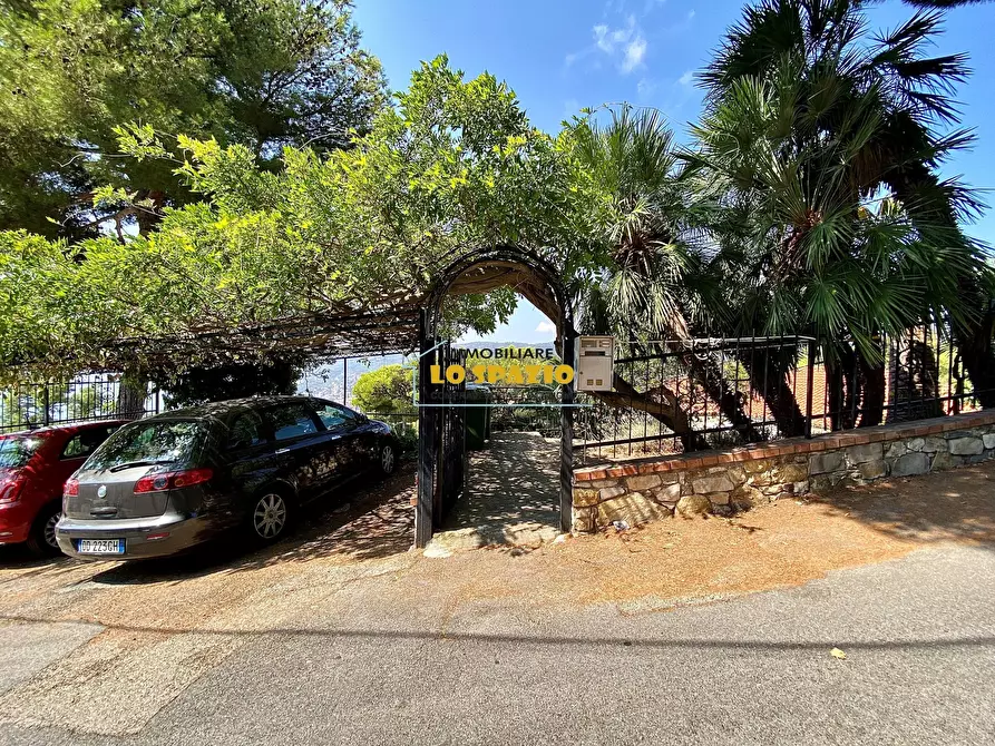 Immagine 26 di Villa in vendita  in via soprana 21 a Andora