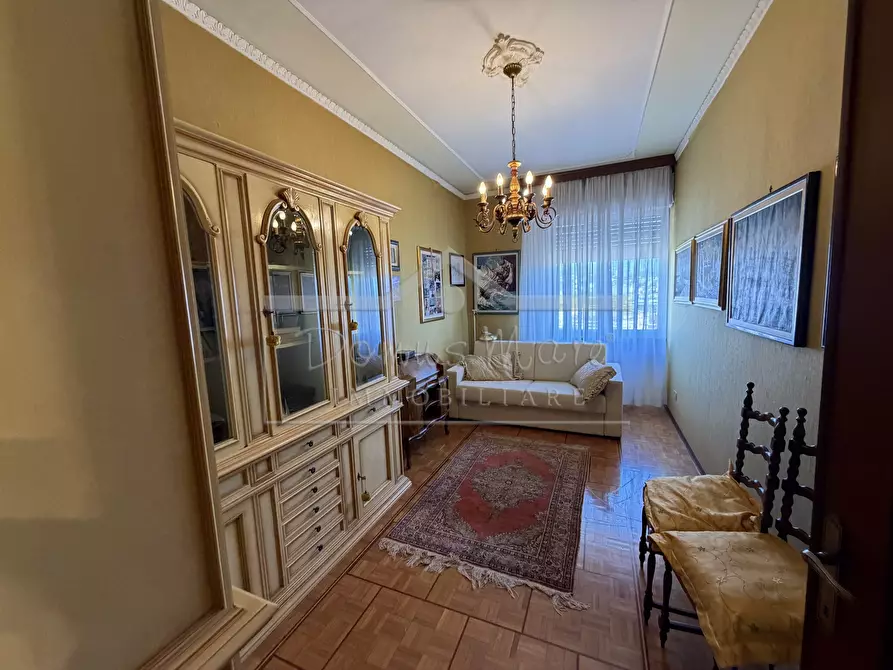 Immagine 11 di Pentalocale in vendita  a Savona