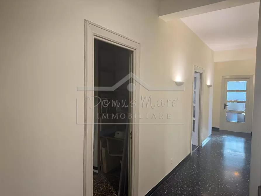 Immagine 40 di Pentalocale in vendita  in Via Orefici 3 a Savona