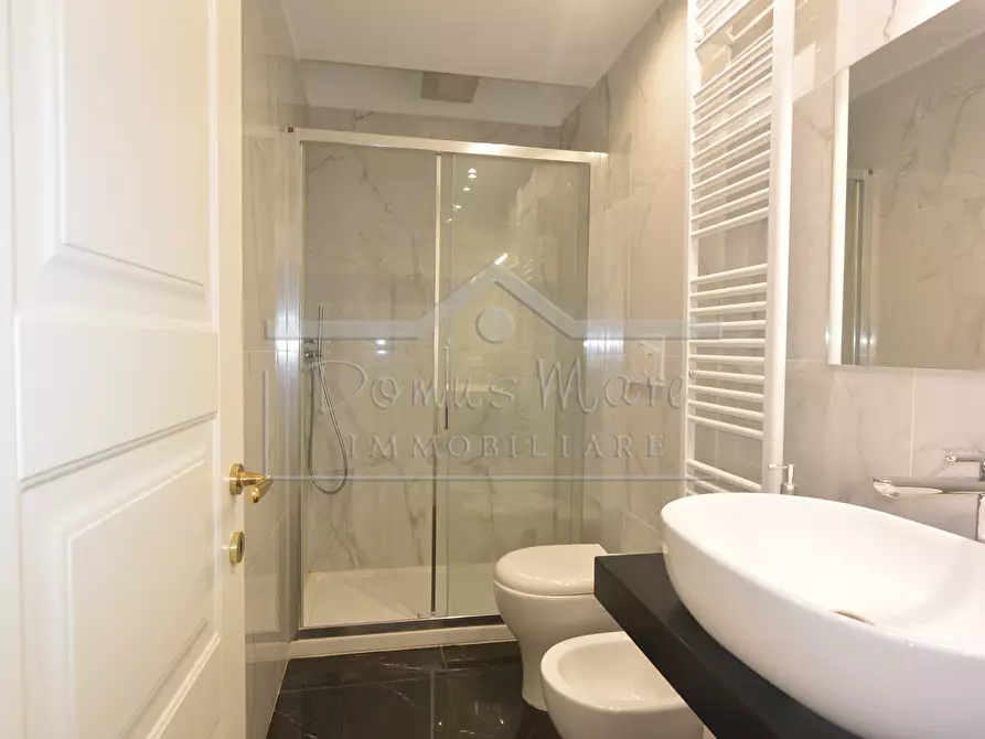 Immagine 11 di Quadrilocale in affitto  in Via Agostino Monti 14 a Savona