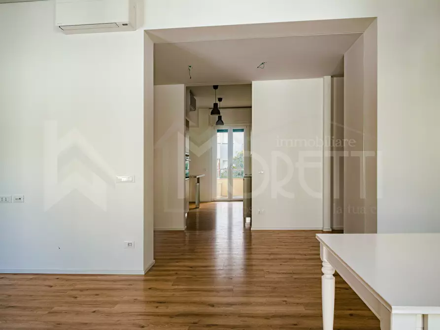 Immagine 19 di Pentalocale in vendita  in Via Costanzo Ebat a Livorno