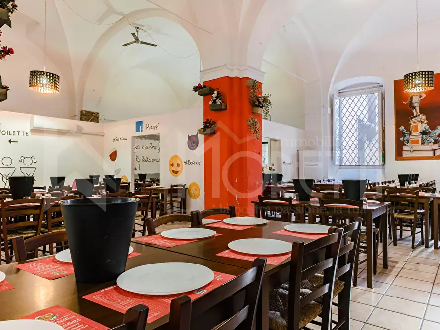 Immagine 10 di Locale commerciale in vendita  in Via Traversa a Livorno