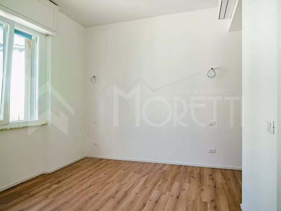 Immagine 53 di Pentalocale in vendita  in Via Costanzo Ebat a Livorno