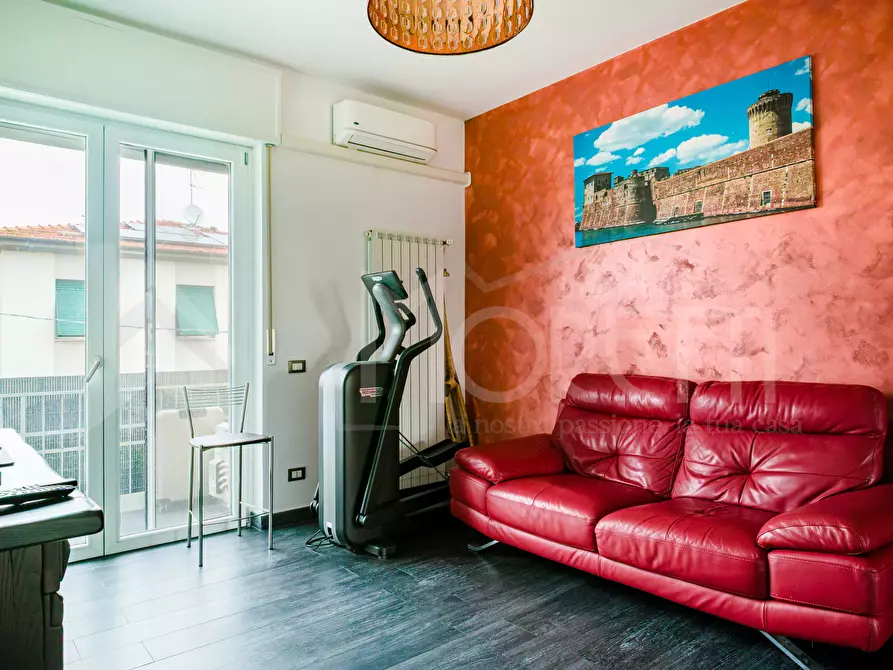 Immagine 27 di Pentalocale in vendita  in Via dell'Alloro a Livorno