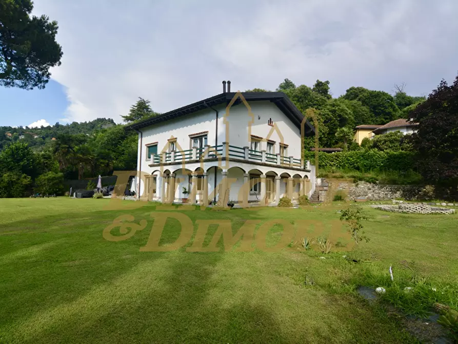 Immagine 10 di Villa in vendita  in Via Portovaltravaglia 39 a Brezzo Di Bedero