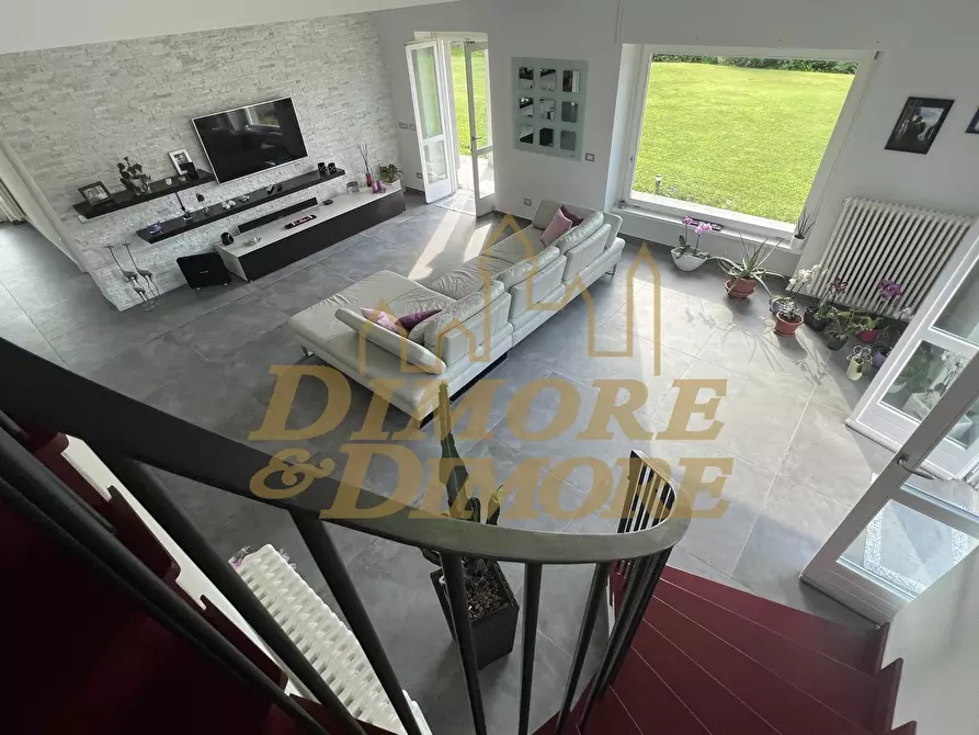 Immagine 17 di Villa in vendita  in Via Portovaltravaglia 39 a Brezzo Di Bedero