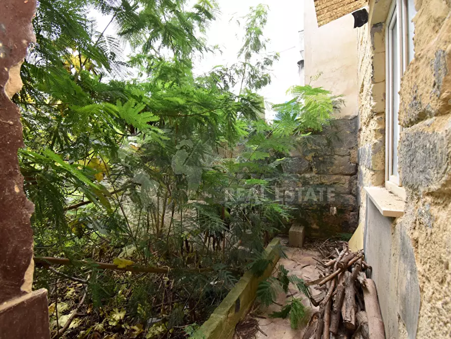 Immagine 10 di Palazzo in vendita  in Via Gorizia 35 a Lecce
