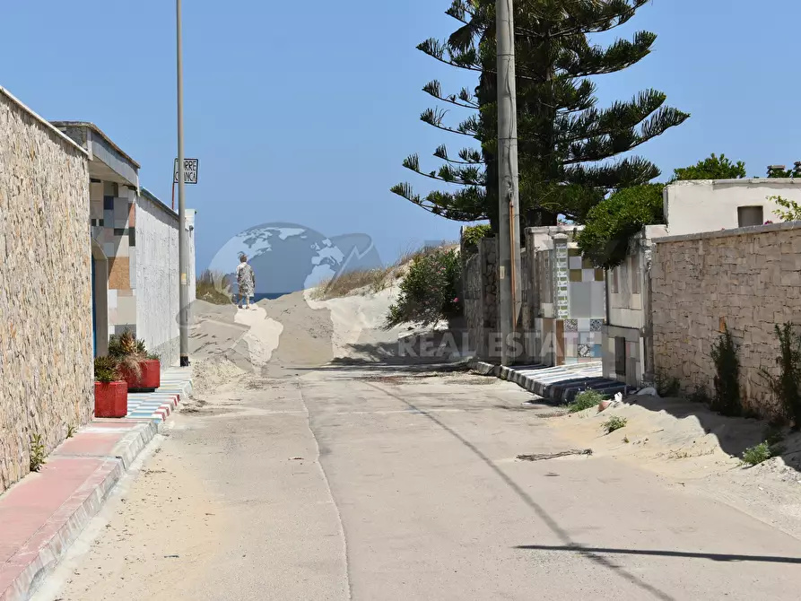 Immagine 28 di Villa in vendita  in Via Levanzo 19 a Lecce