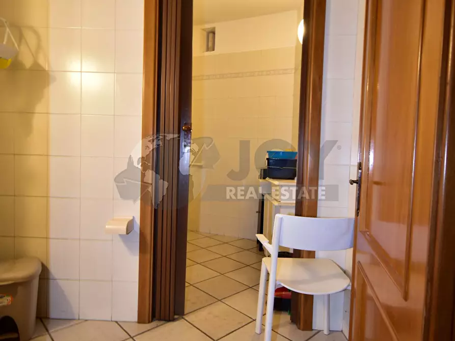 Immagine 13 di Locale commerciale in vendita  in Via A. Volta 15 a Nardo'