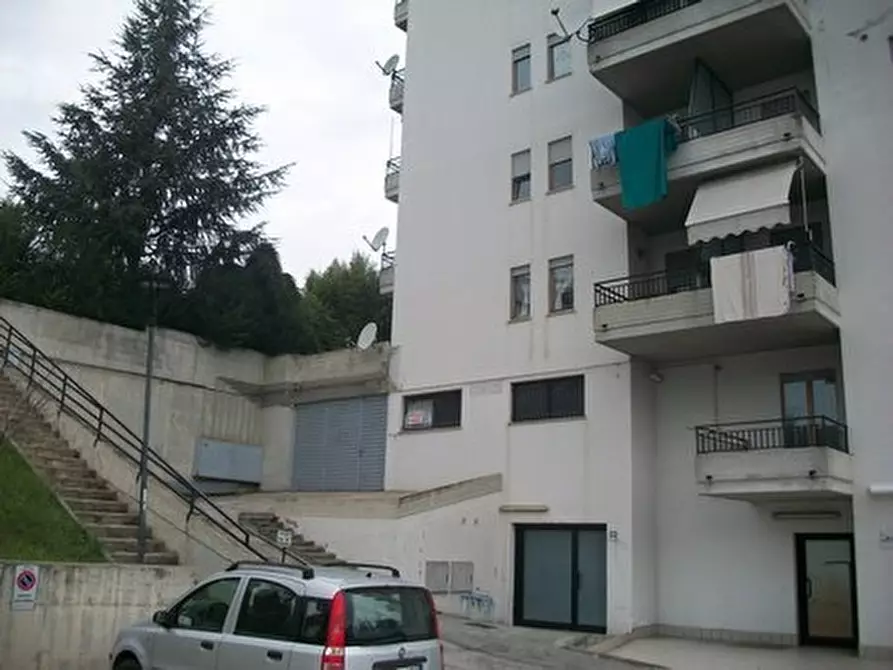 Immagine 28 di Locale commerciale in affitto  in VIA I.SILONE a Lanciano