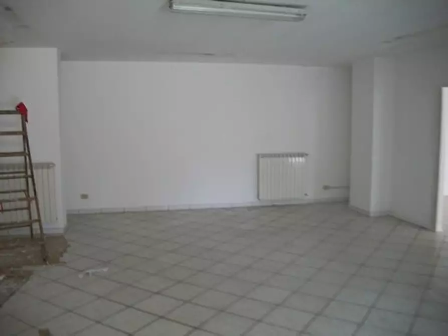 Immagine 6 di Locale commerciale in affitto  in VIA I.SILONE a Lanciano