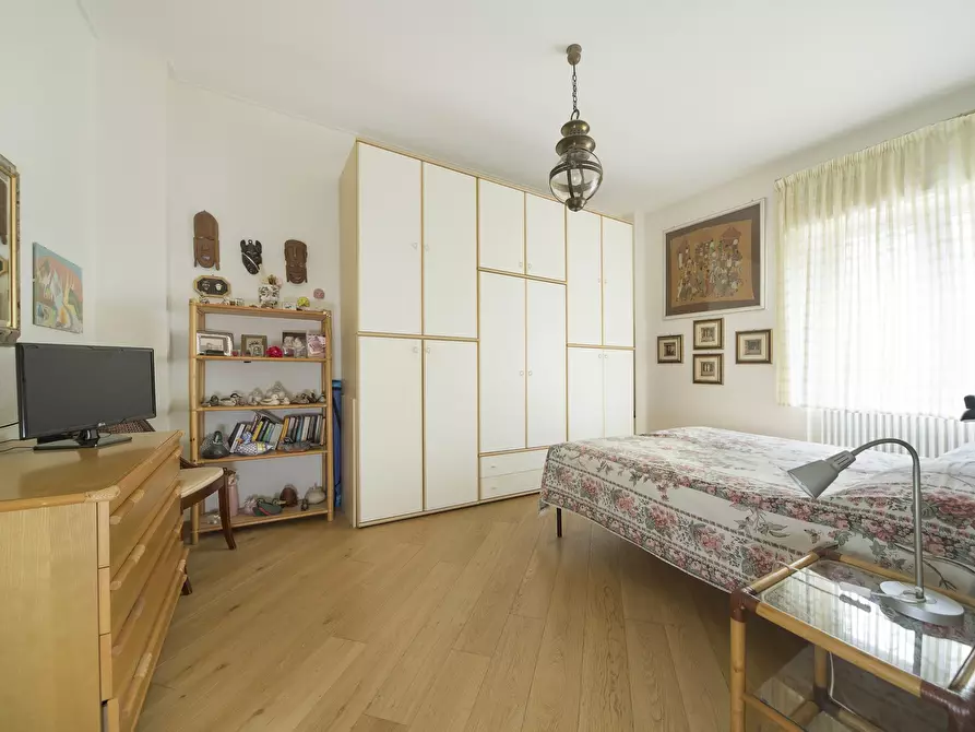 Immagine 10 di Pentalocale in vendita  in Via Privata Mario Mascardi a Alassio