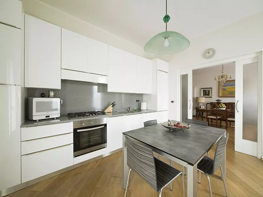 Immagine 7 di Pentalocale in vendita  in Via Privata Mario Mascardi a Alassio