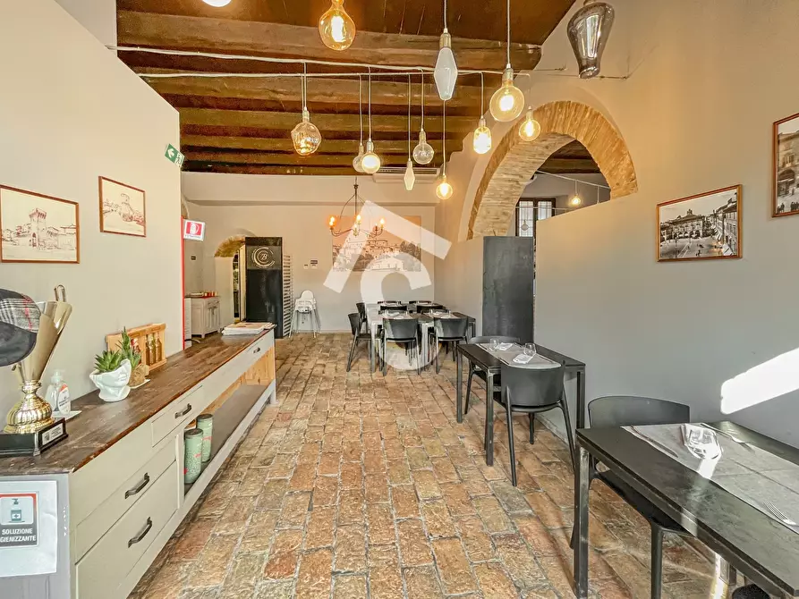 Immagine 3 di Bar / Ristorante in vendita  a Jesi