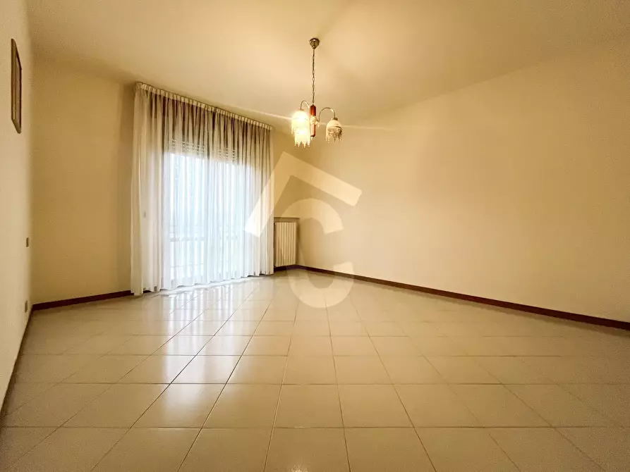 Immagine 11 di Appartamento in vendita  a Jesi