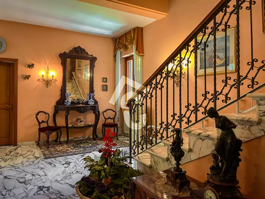 Immagine 32 di Villa in vendita  a Jesi