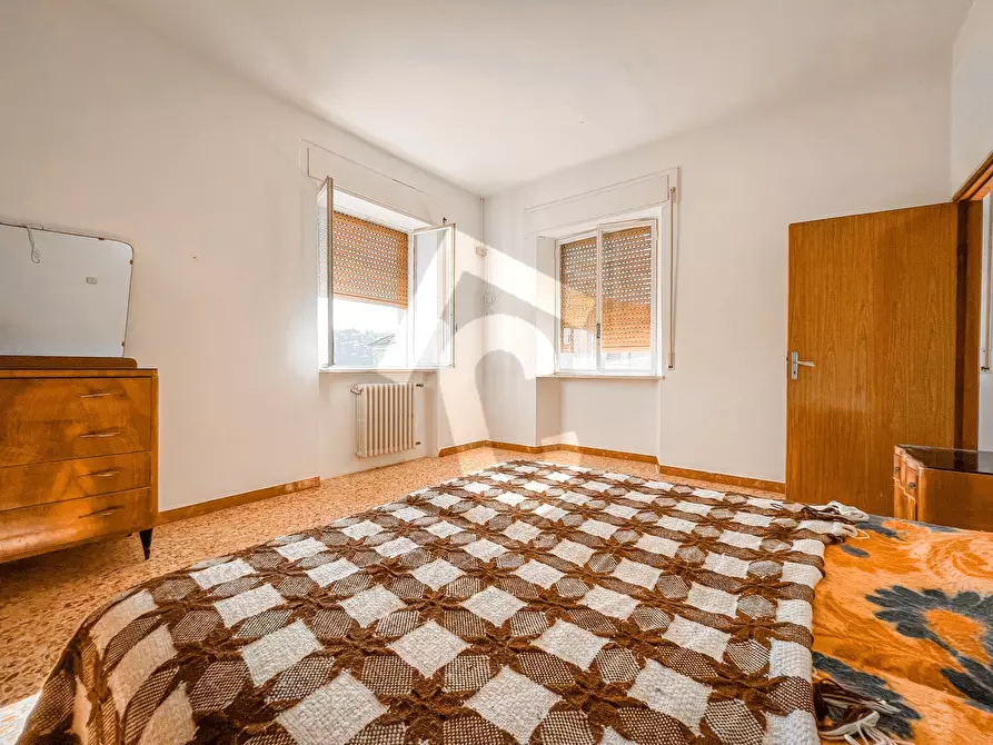 Immagine 37 di Rustico / casale in vendita  a Staffolo