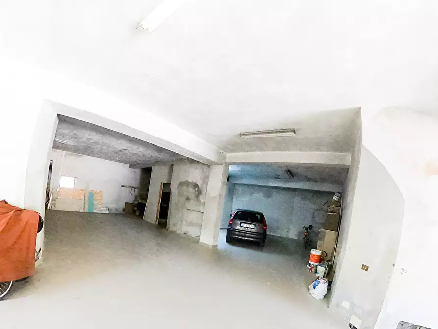 Immagine 3 di Magazzino in vendita  a Jesi