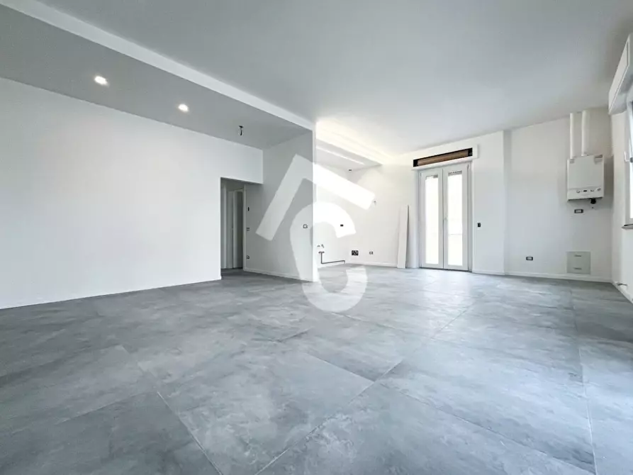 Immagine 1 di Trilocale in vendita  a Jesi