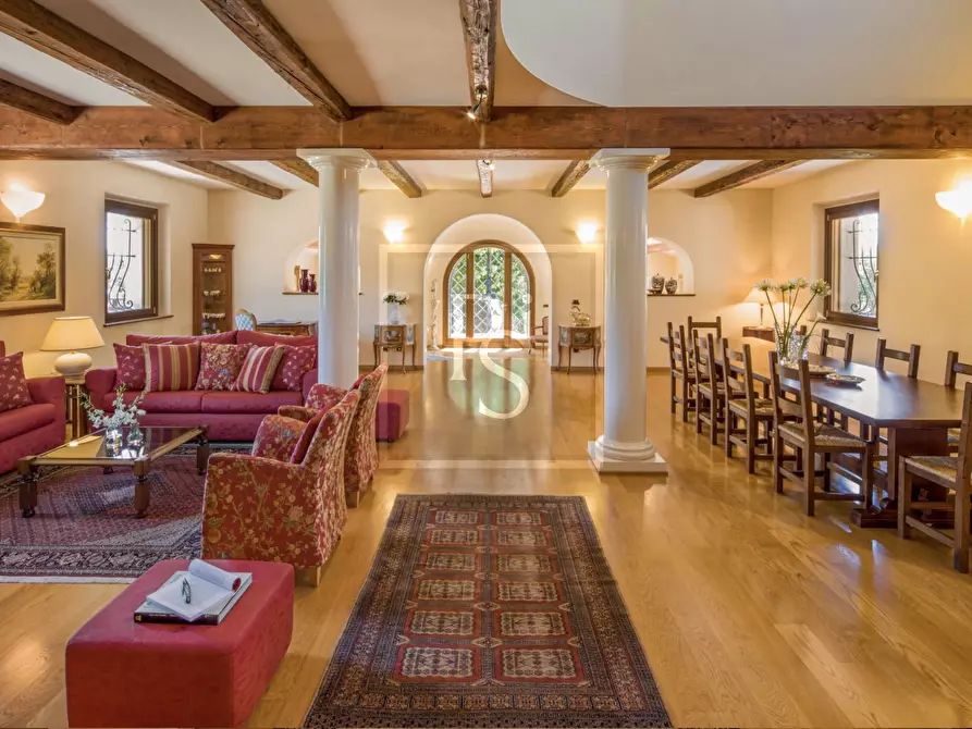 Immagine 6 di Villa in vendita  a Senigallia