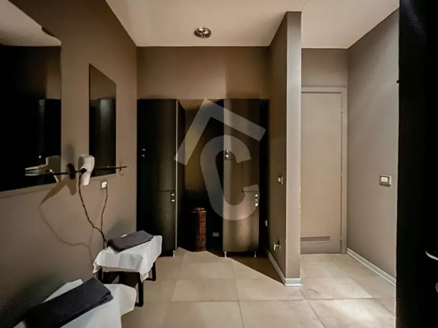 Immagine 25 di Attività commerciale in vendita  a Castelplanio