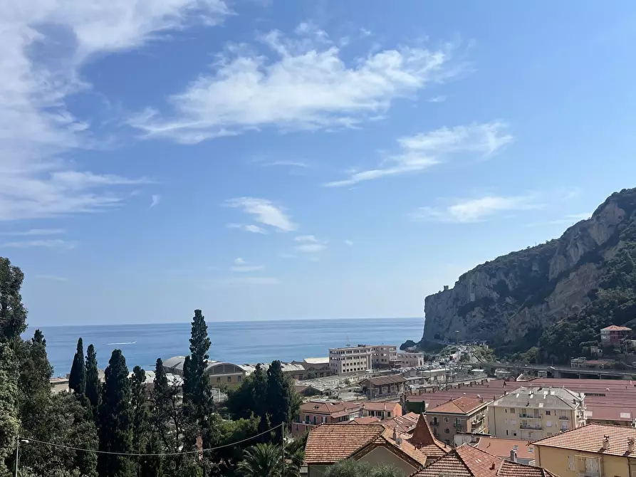Immagine 14 di Trilocale in vendita  in Via della Pineta a Finale Ligure