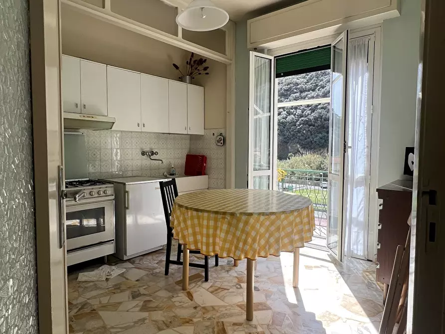 Immagine 3 di Bilocale in vendita  in Via Cesare Abba a Finale Ligure
