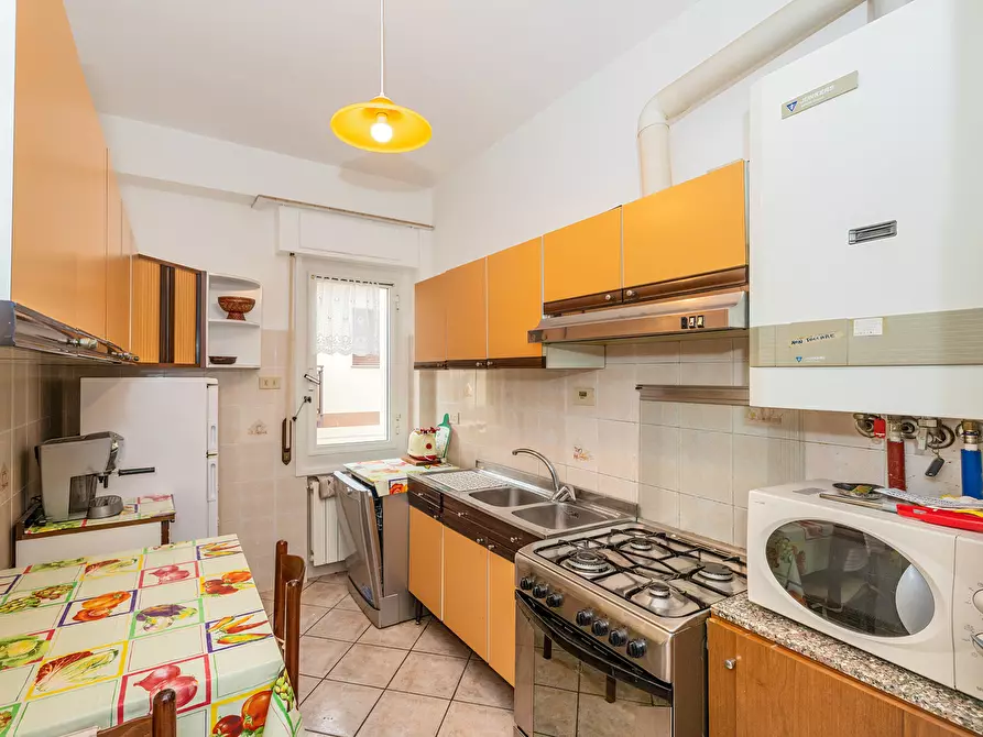 Immagine 40 di Pentalocale in affitto  in Via delle Azalee 3 a Finale Ligure