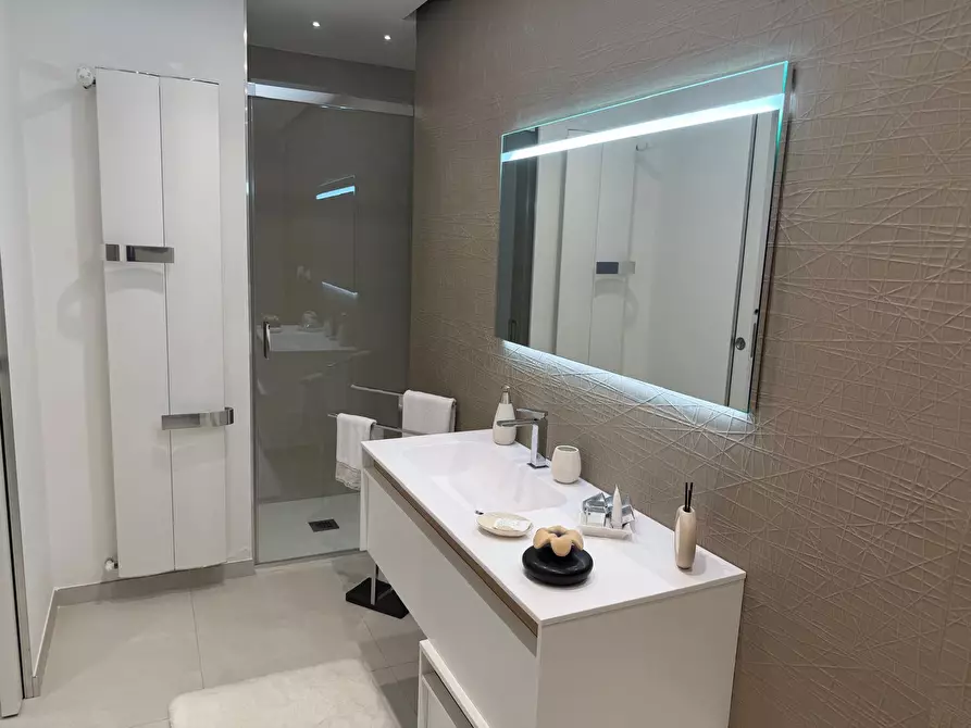 Immagine 28 di Villa in vendita  a Sant'agata Li Battiati