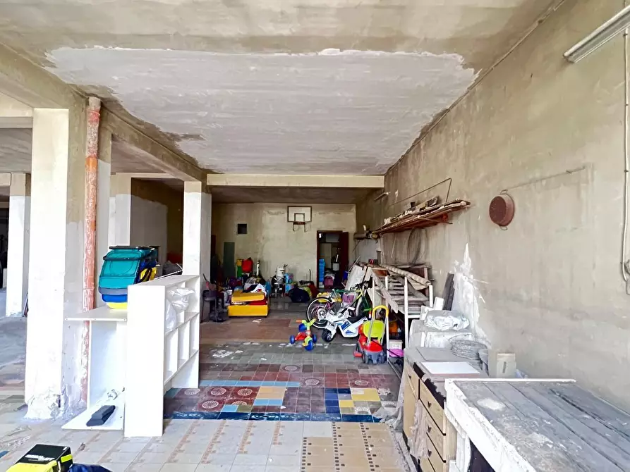 Immagine 7 di Capannone industriale in vendita  a Gravina Di Catania