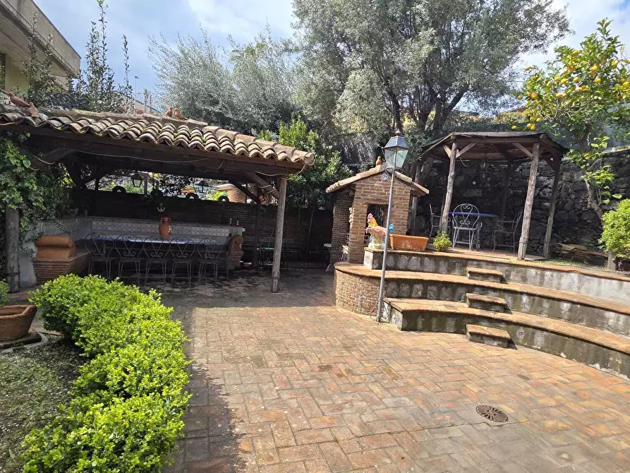 Immagine 49 di Villa in vendita  a Aci Castello