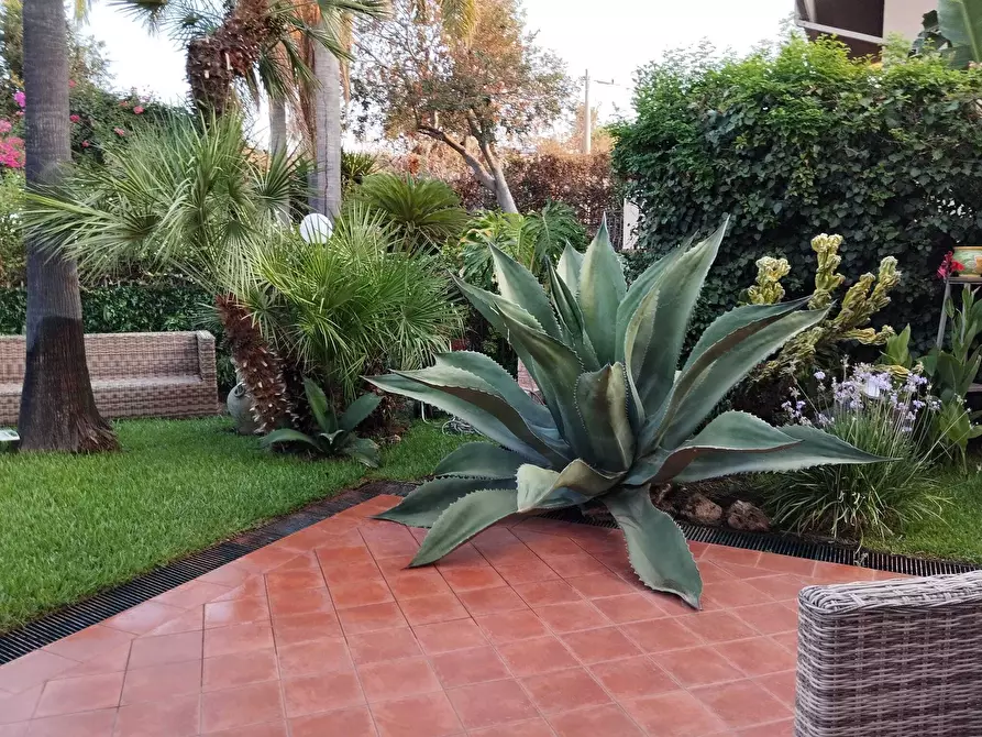 Immagine 48 di Villa in vendita  a Sant'agata Li Battiati