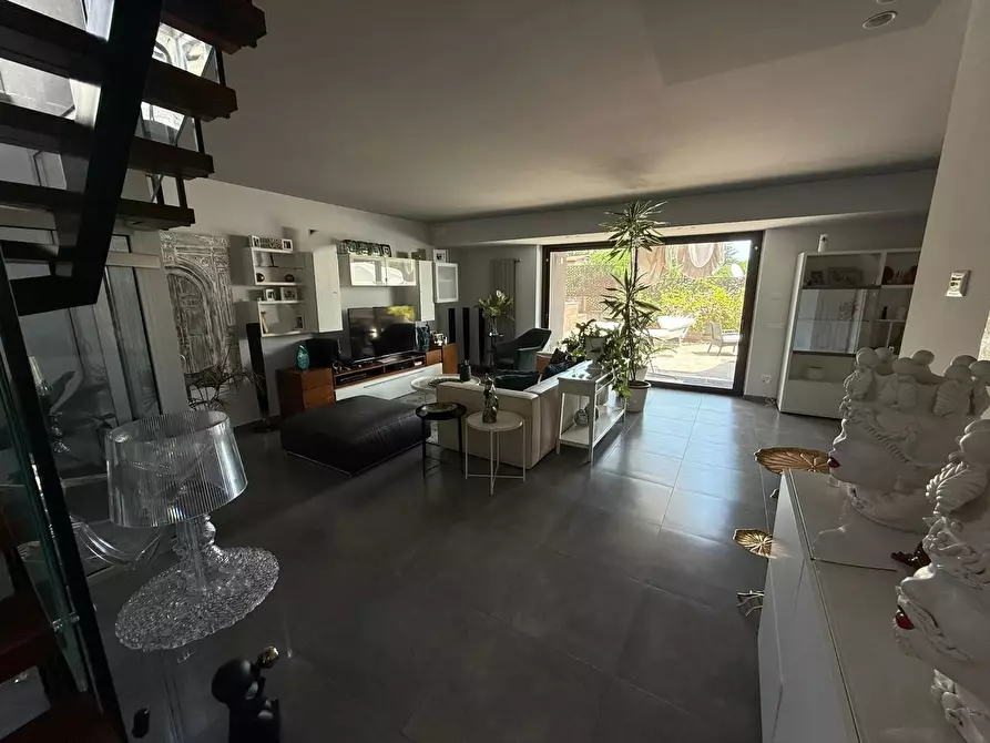 Immagine 7 di Villa in vendita  a Nicolosi