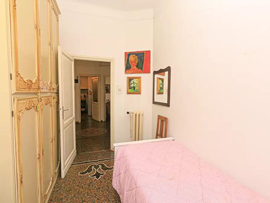 Immagine 61 di Pentalocale in vendita  in Via Benvenuto Cellini 16 a Genova