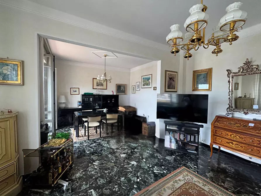 Immagine 4 di Pentalocale in vendita  a Genova