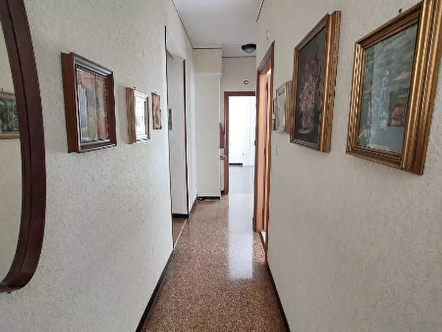 Immagine 16 di Bilocale in vendita  in Via Bartolomeo Carrea a Genova