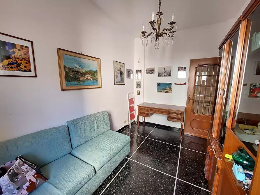 Immagine 7 di Bilocale in vendita  in Via Bartolomeo Carrea a Genova