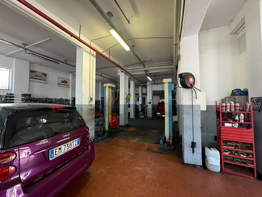 Immagine 9 di Capannone industriale in vendita  in Corso Europa 347 a Genova
